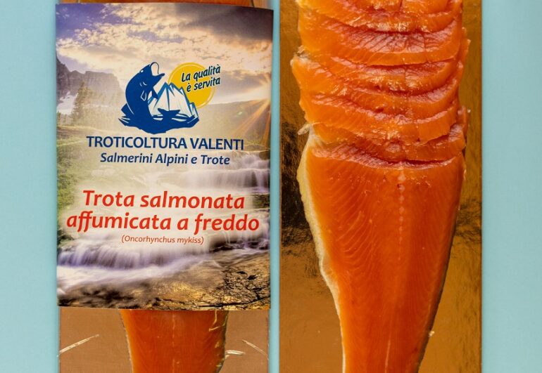 Trota affumicata a freddo